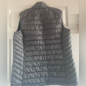 Mens vest xl grey color